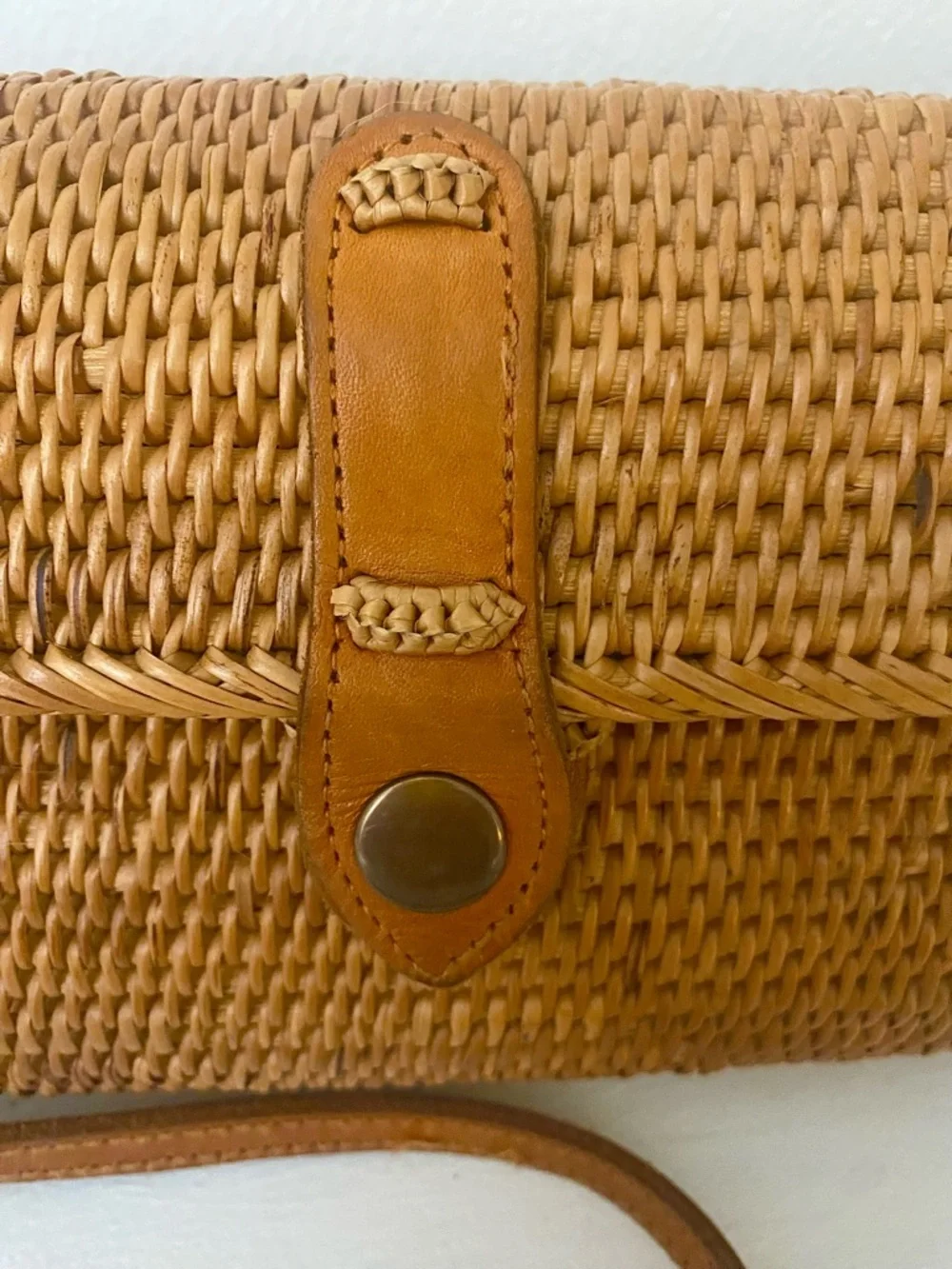 Street Level handmade Woven rattan structured Crossbody Bag in Tan - Picture 6 of 14